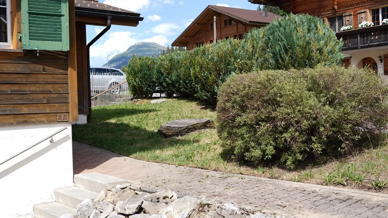 Fassade und Gebäudedetail von Chalet Sylvestre in Adelboden