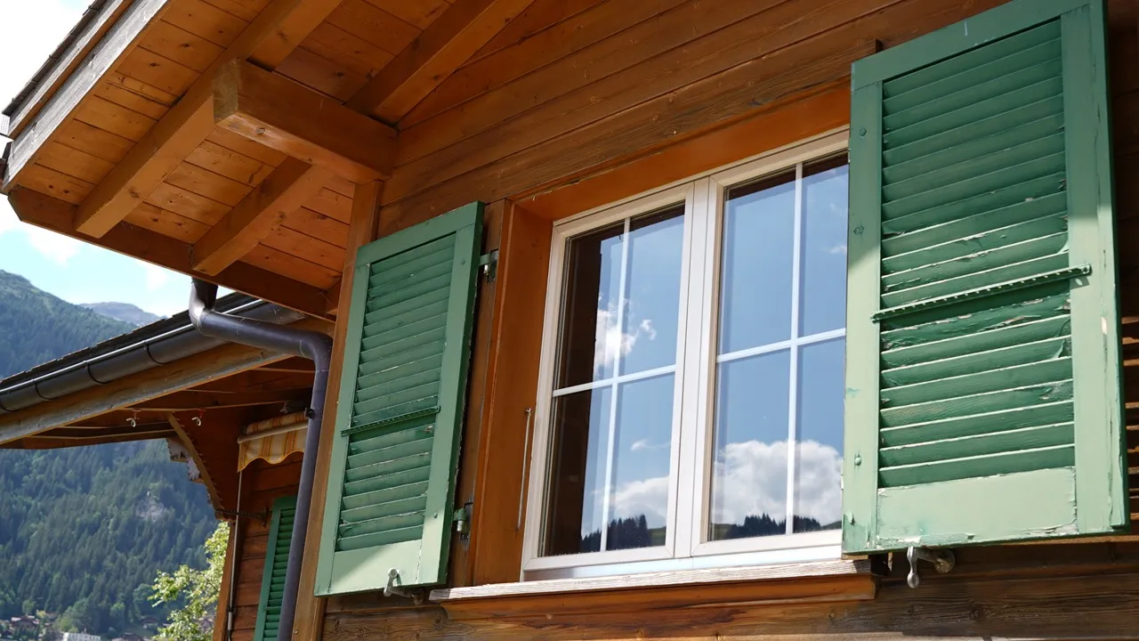 Fassade und Gebäudedetail von Chalet Sylvestre in Adelboden