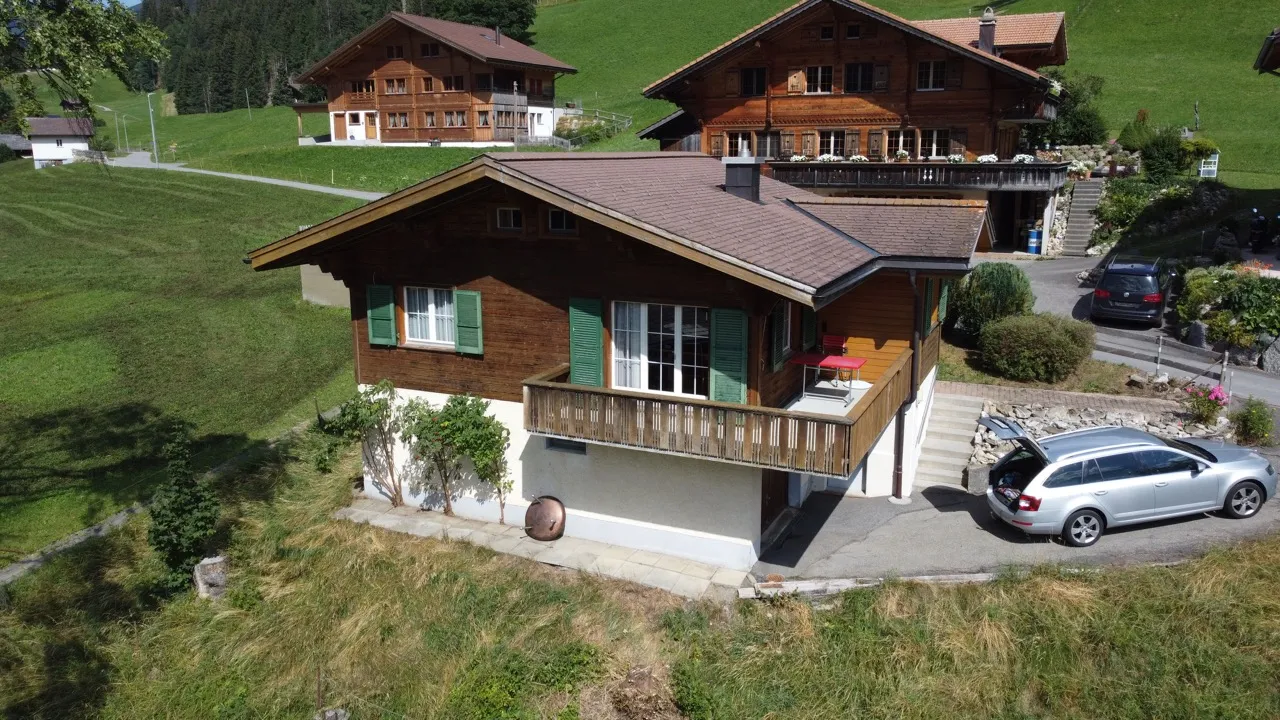 Aussenansicht von Chalet Sylvestre an der Walezubestrasse 7 in Adelboden